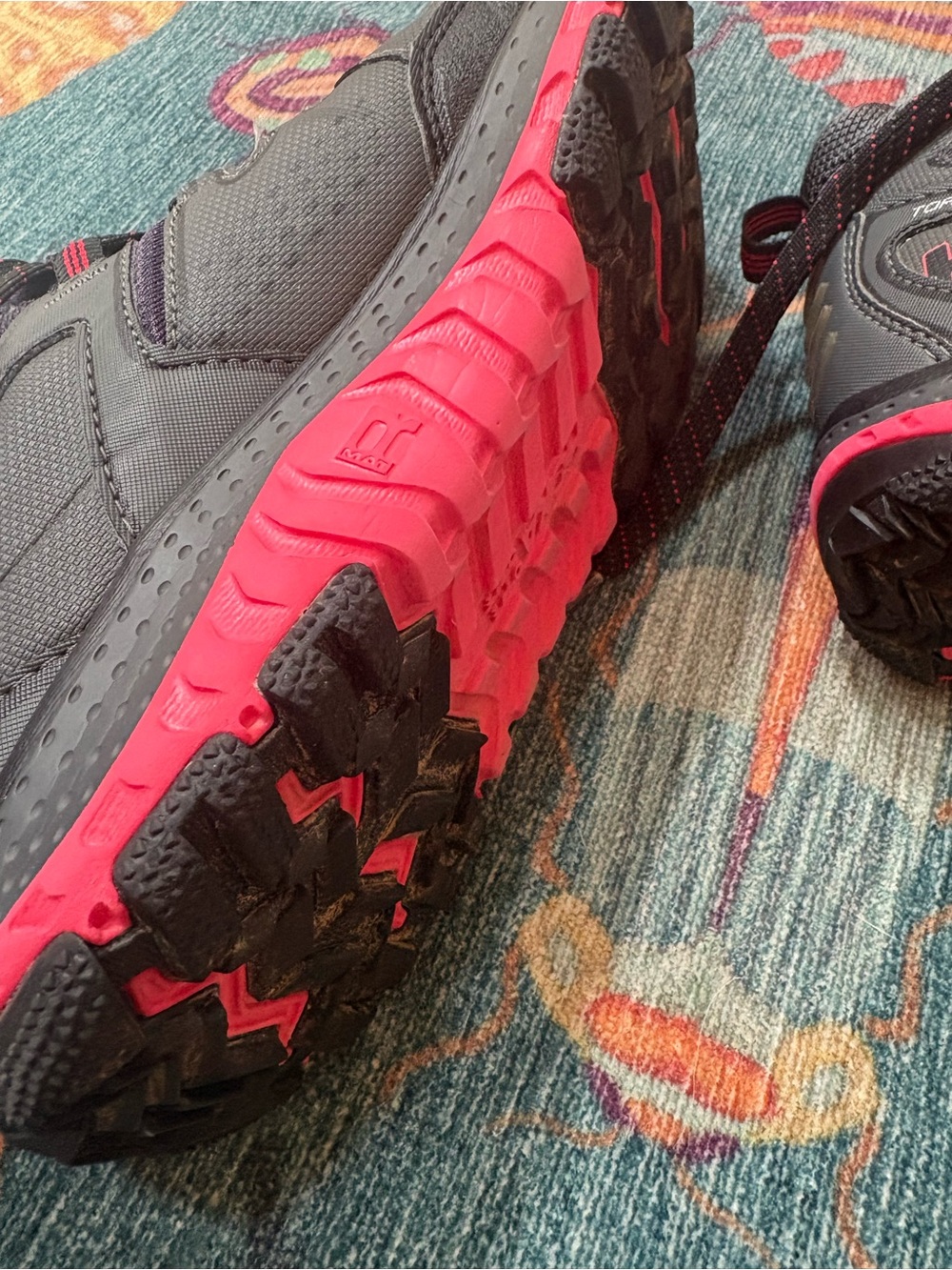 Hoka One One Tor Tech Mid Hiking Boot in nightshade & teaberry 6.5 - Picture 3 of 5